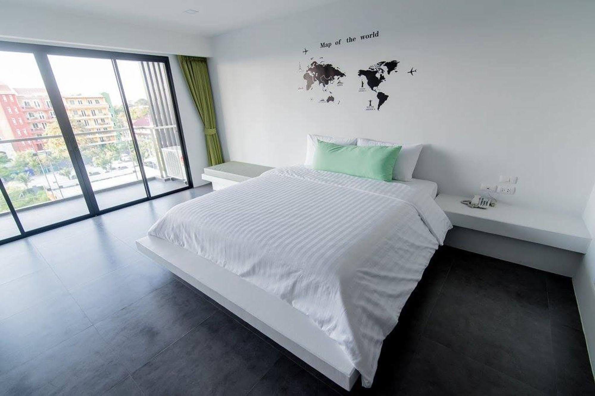Panitar Haus Hotel Chonburi Eksteriør billede