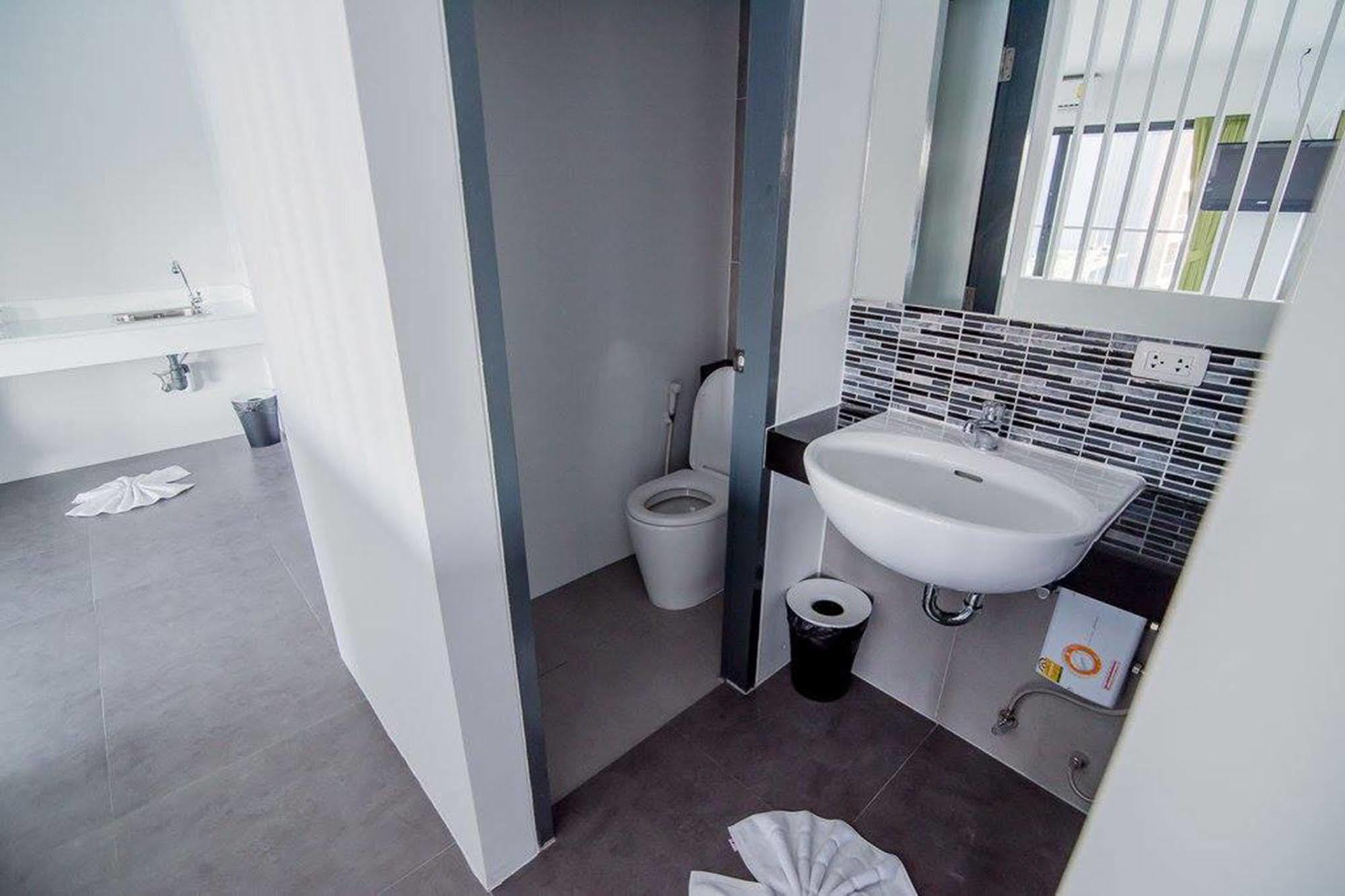 Panitar Haus Hotel Chonburi Eksteriør billede