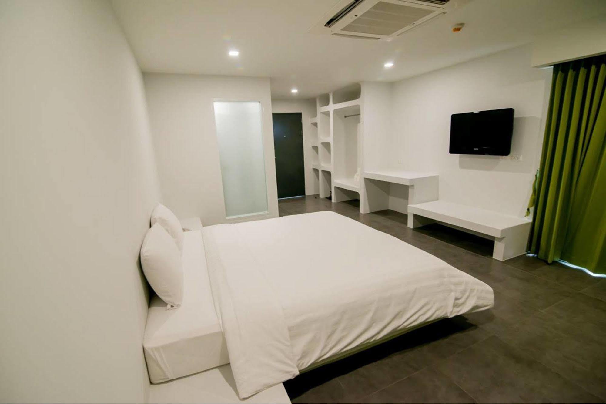 Panitar Haus Hotel Chonburi Eksteriør billede