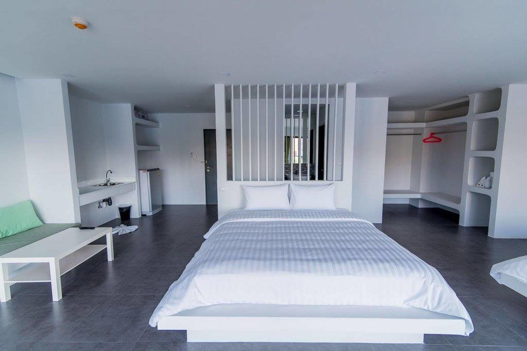 Panitar Haus Hotel Chonburi Eksteriør billede