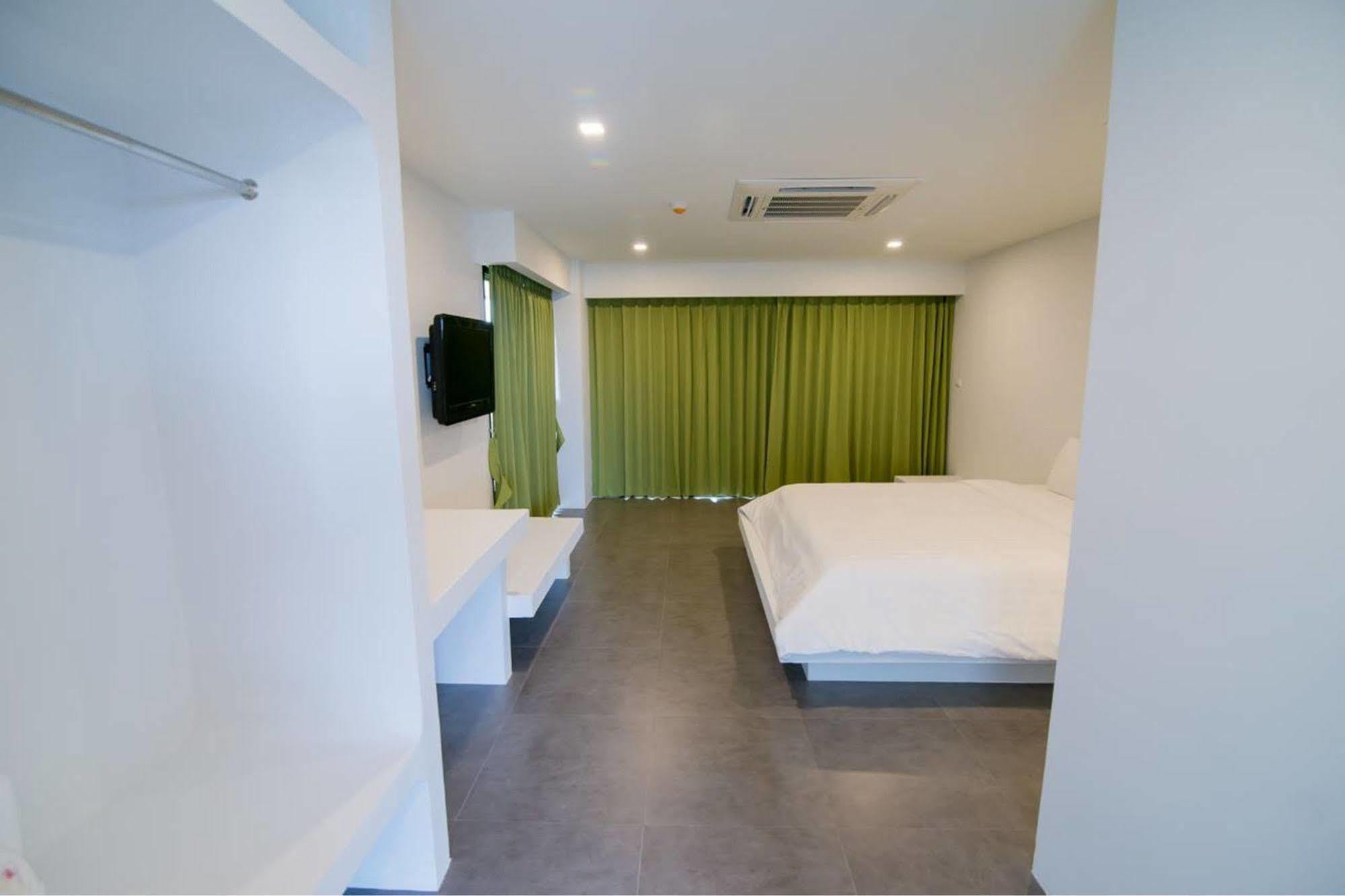 Panitar Haus Hotel Chonburi Eksteriør billede