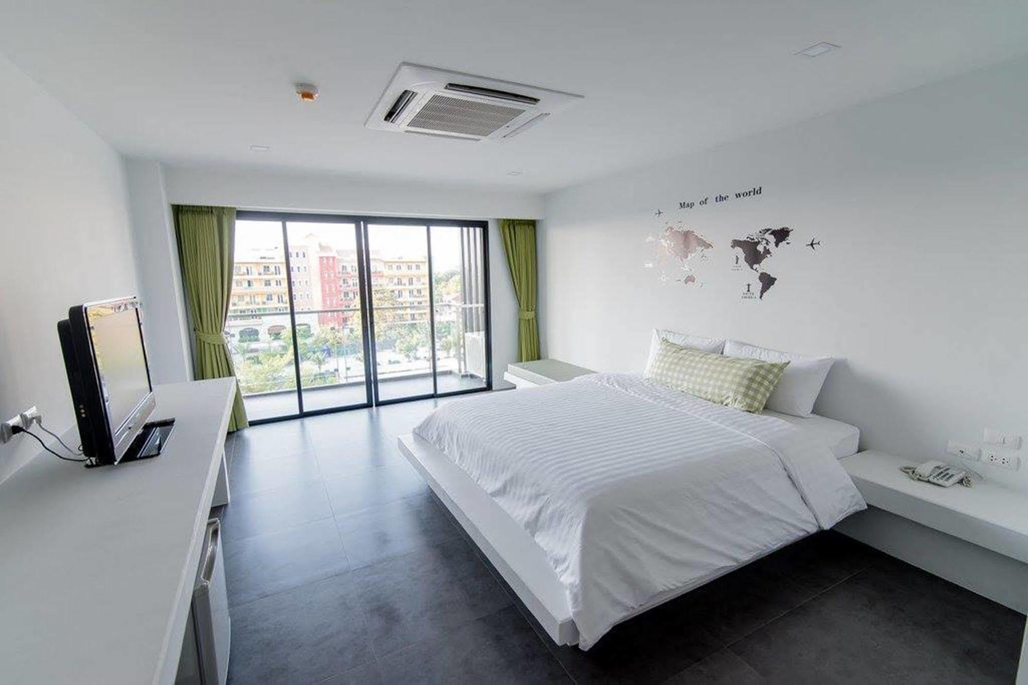 Panitar Haus Hotel Chonburi Eksteriør billede